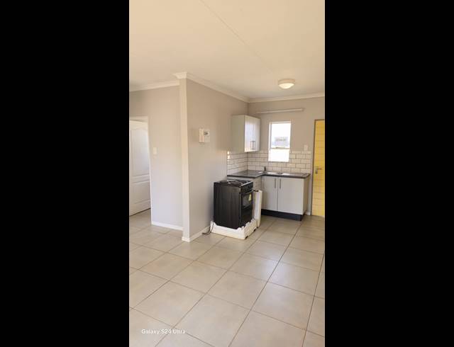 2 bed property to rent in SHARON PARK